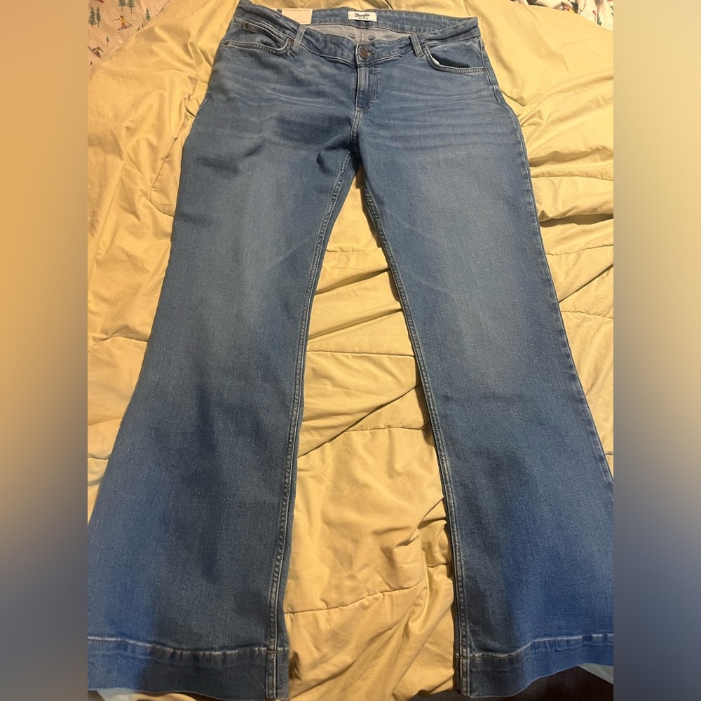 Wrangler’s retro boot cut brand new size 34/34